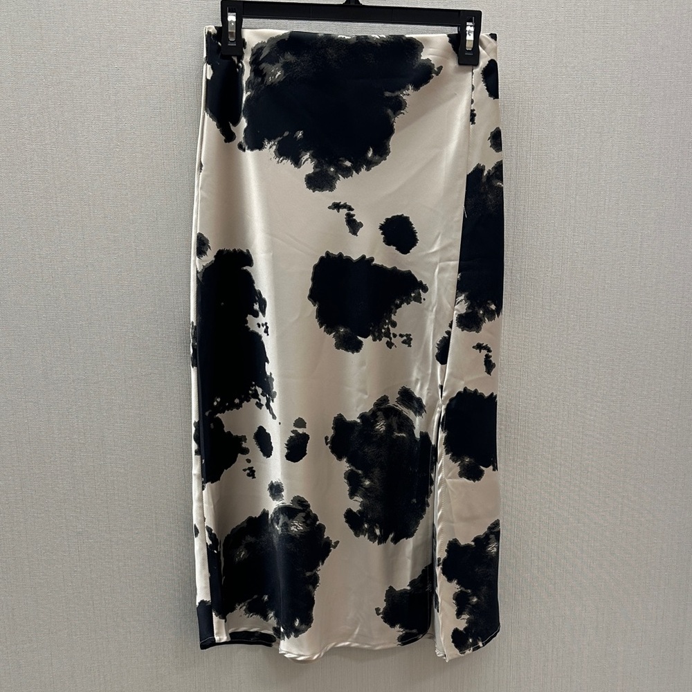 Renee C. Black and White Satin Skirt
